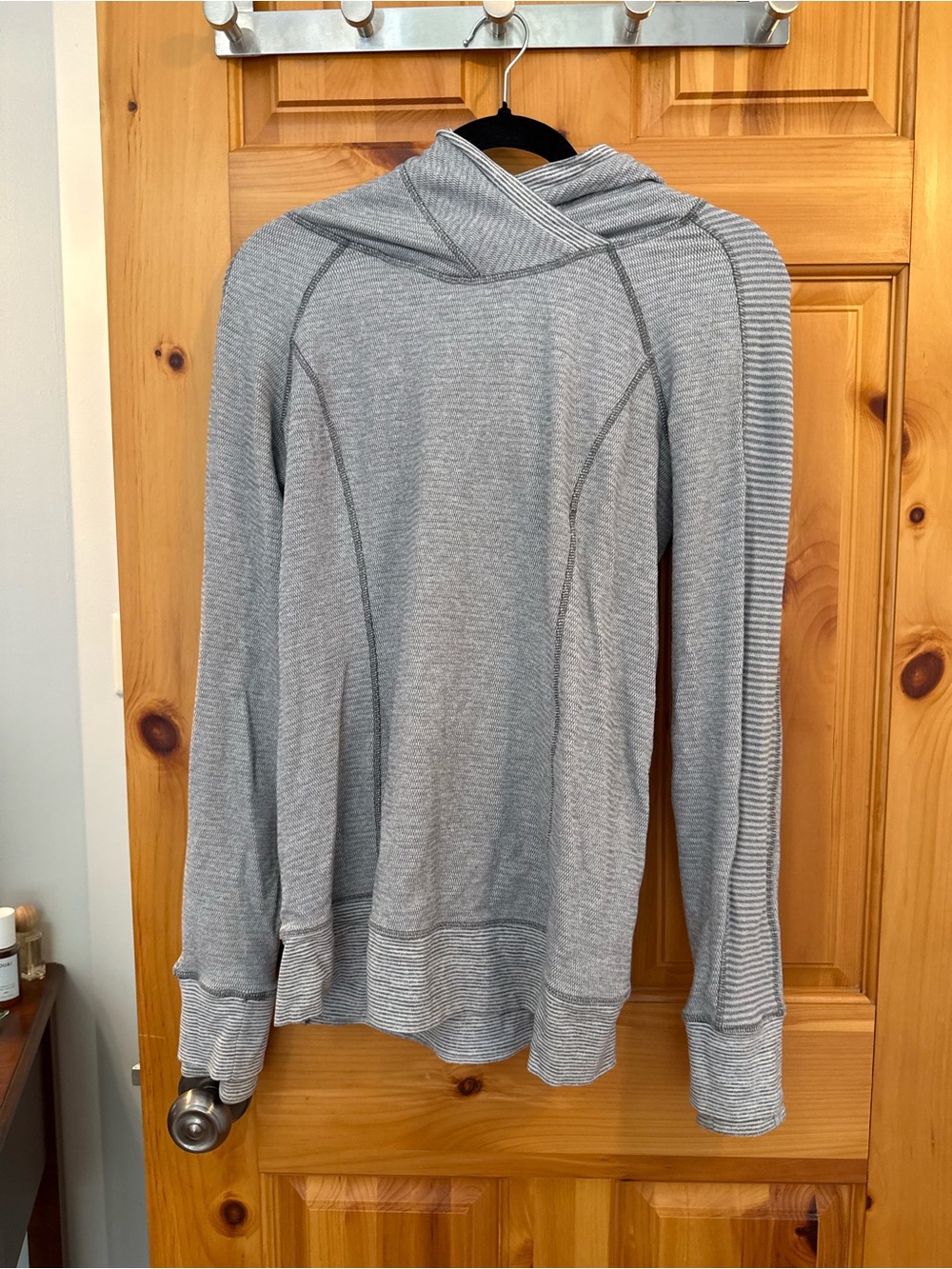 Lululemon women's Lightweight Gray Hooded Sweater